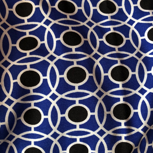 Ladies Sleeveless blouse Size  M . - Picture 3 of 3